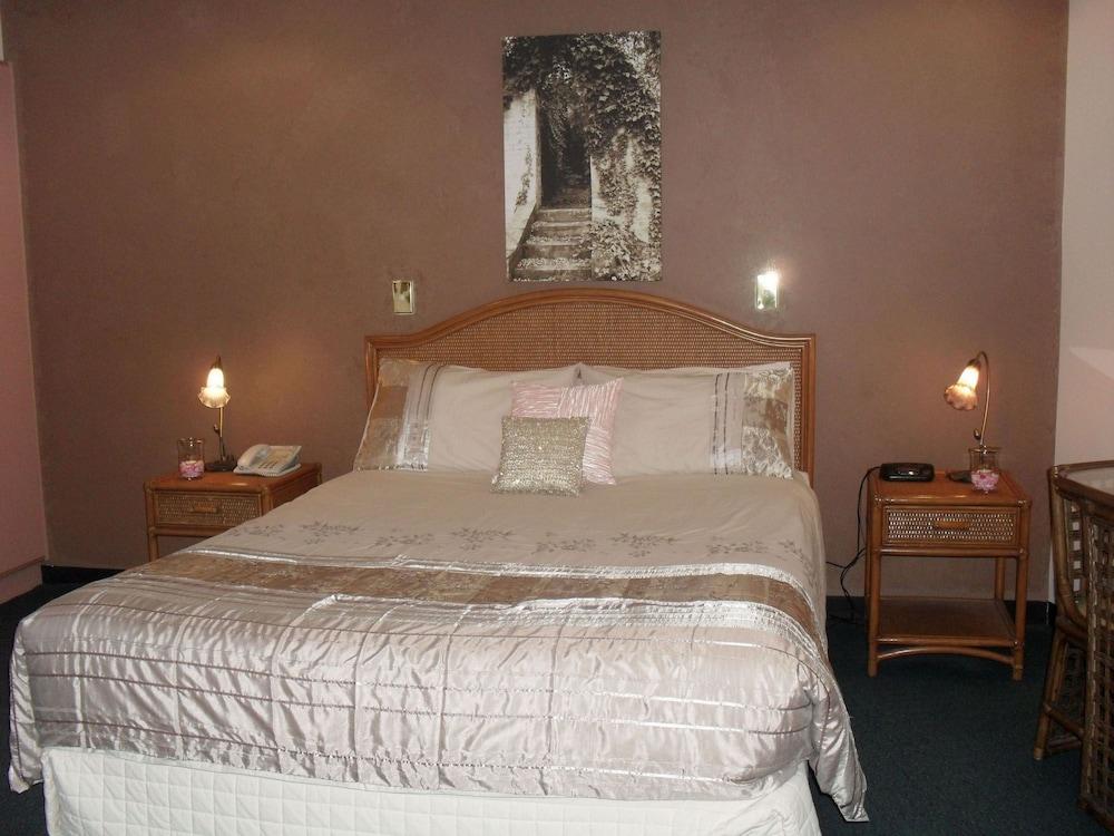 Sapphire Waters Motor Inn Меримбула Экстерьер фото