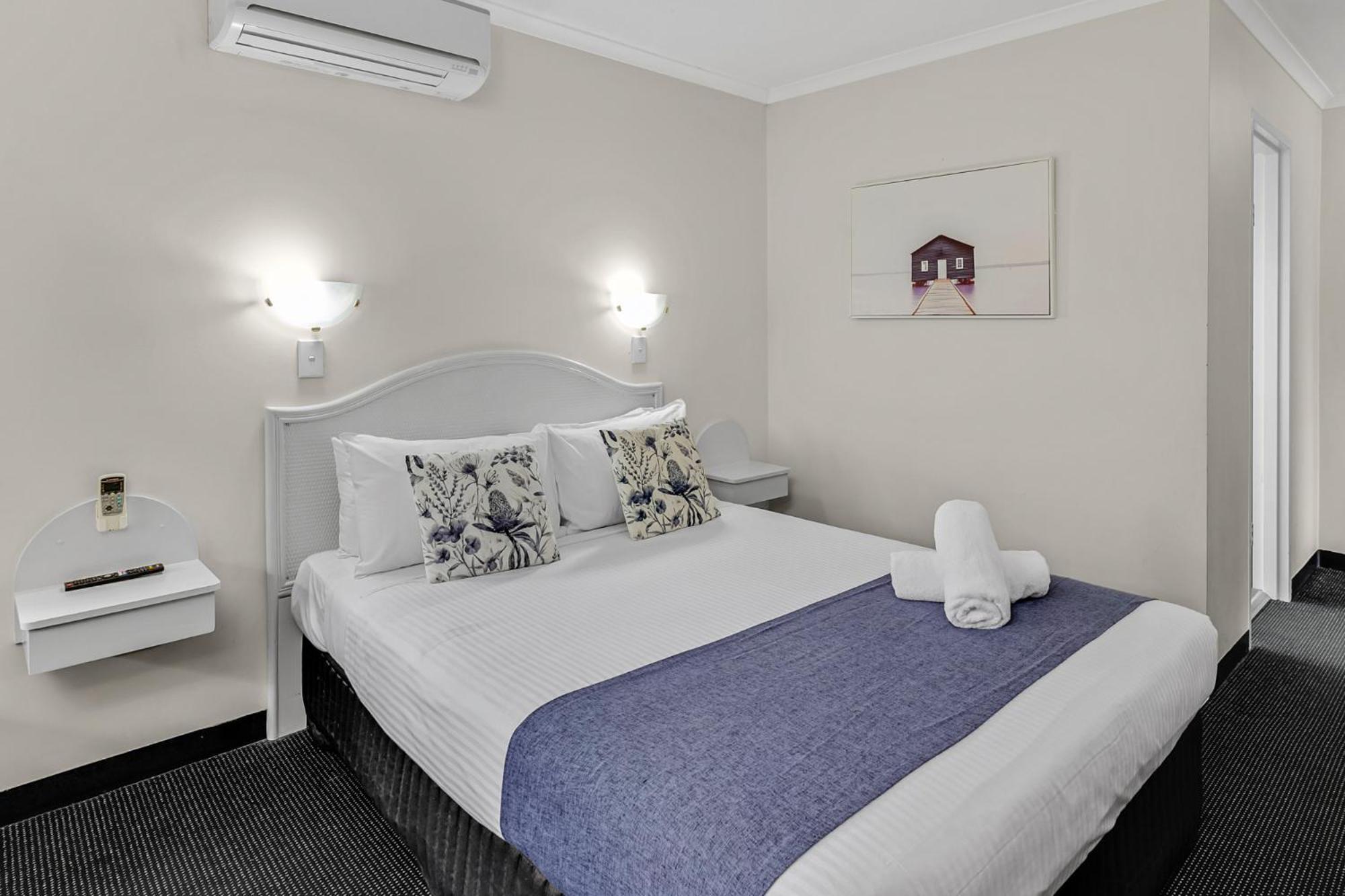 Sapphire Waters Motor Inn Меримбула Экстерьер фото
