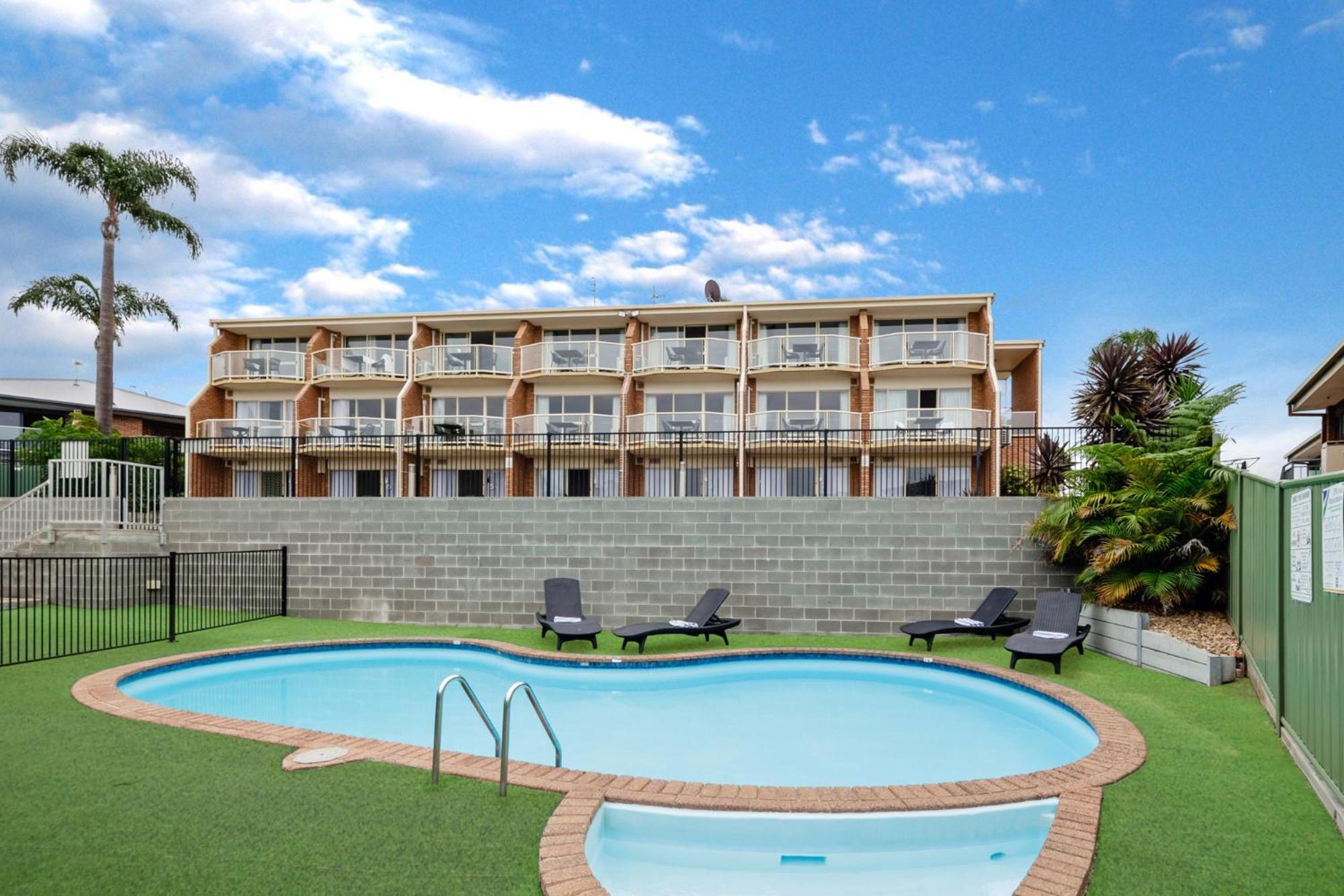 Sapphire Waters Motor Inn Меримбула Экстерьер фото
