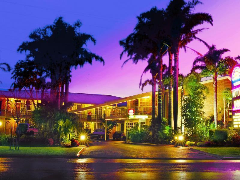 Sapphire Waters Motor Inn Меримбула Экстерьер фото